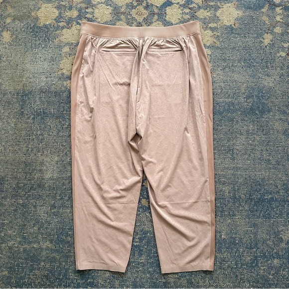 Athleta Brooklyn Textured Ankle Pant in Grain Camo Mocha Latte 20 - Picture 4 of 5